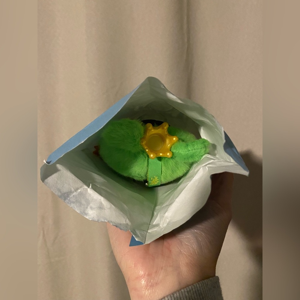 Bratziez Keychain Mystery Box - Picture 2 of 5